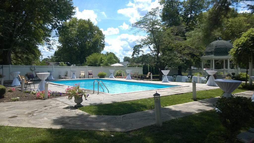 Greene Gables Inn White Hall Екстериор снимка